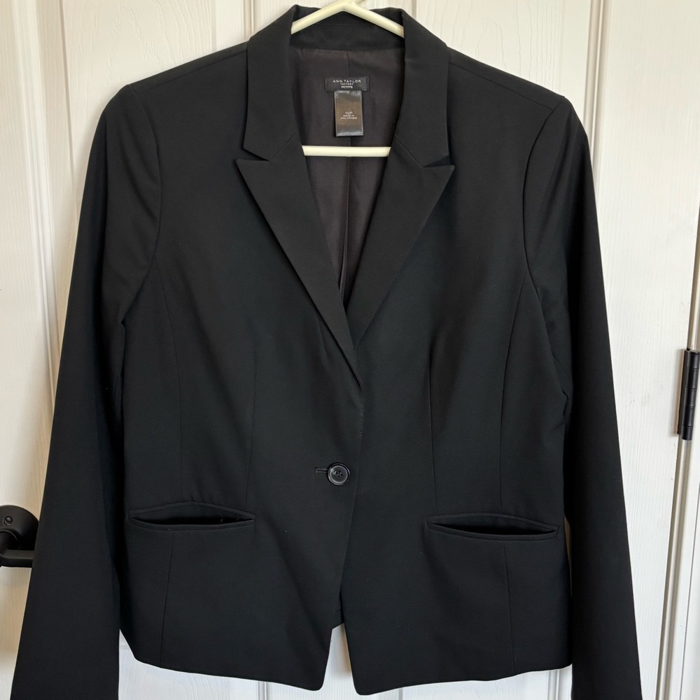 Anne Taylor Single-Button Blazer